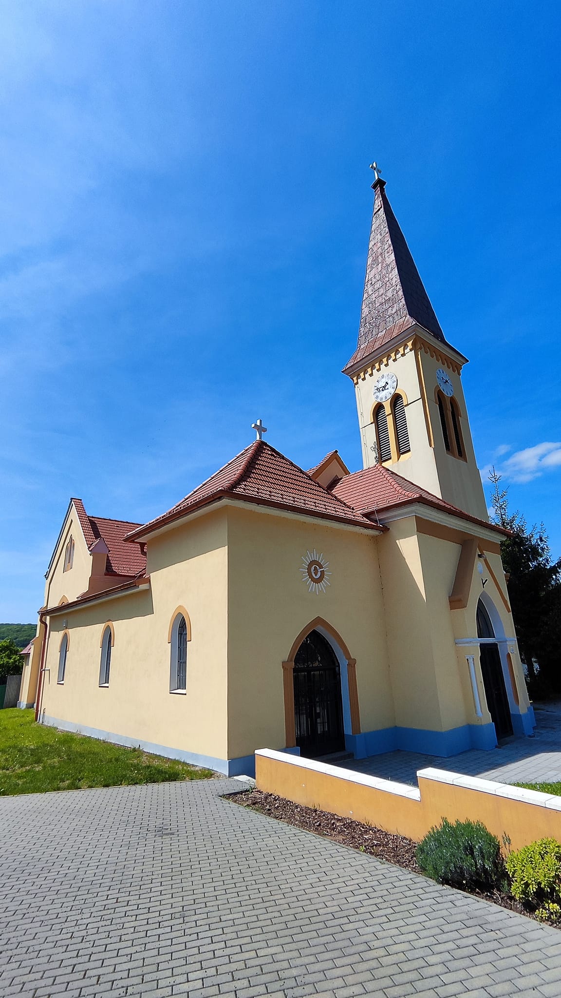 Kostol v Borinke