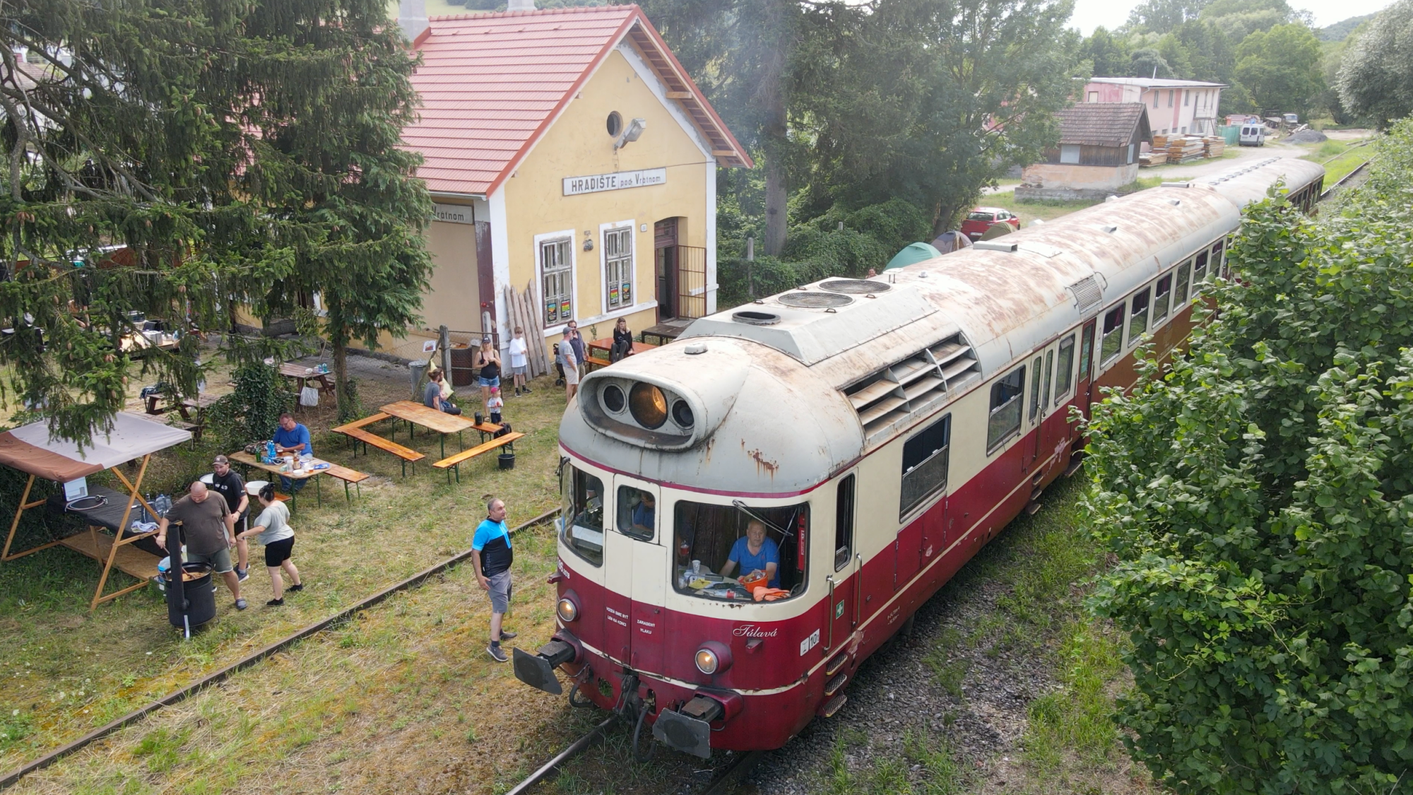 Železničná trať Jablonica - Brezová pod Bradlom