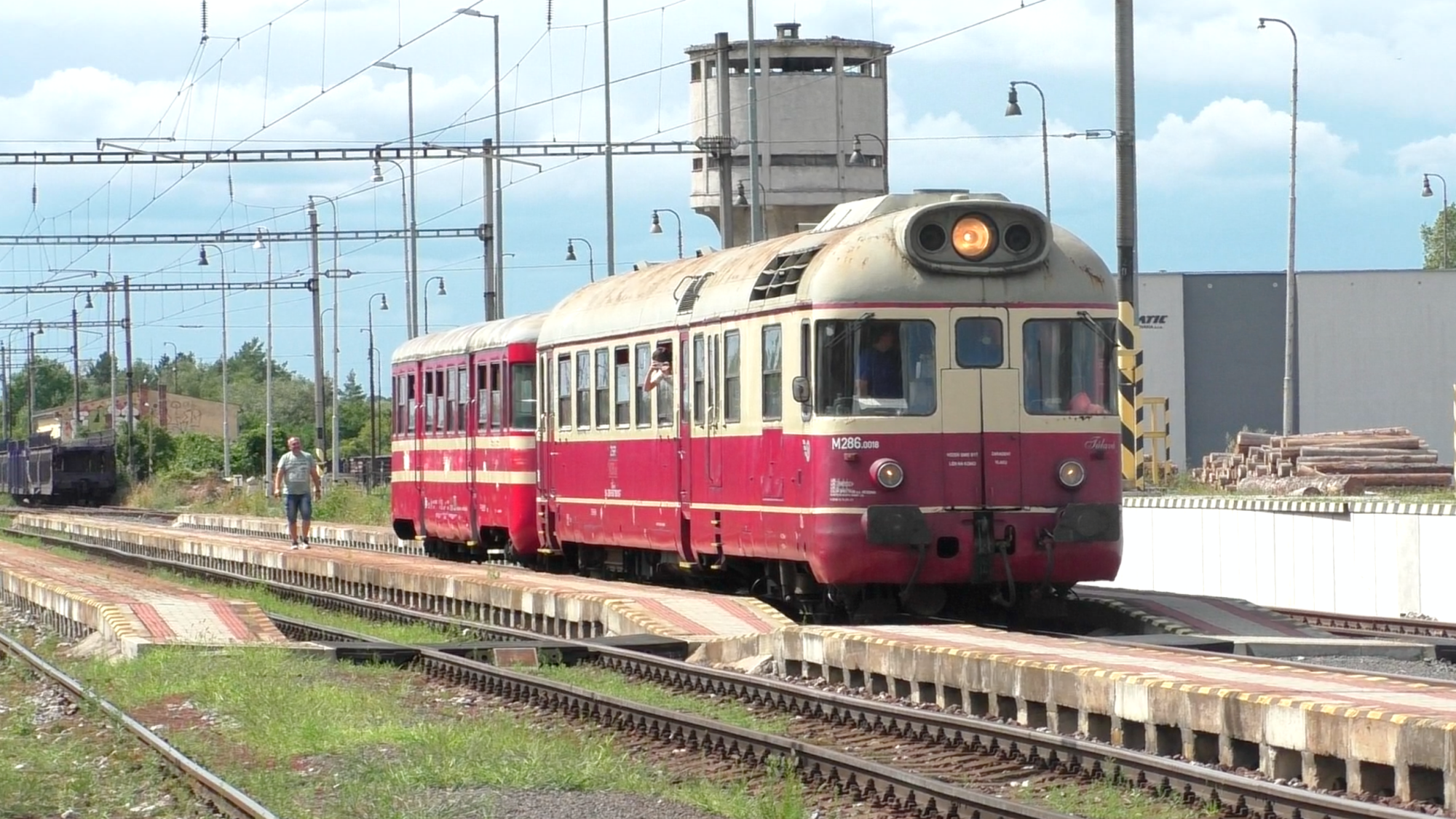 Železničná trať Jablonica - Brezová pod Bradlom